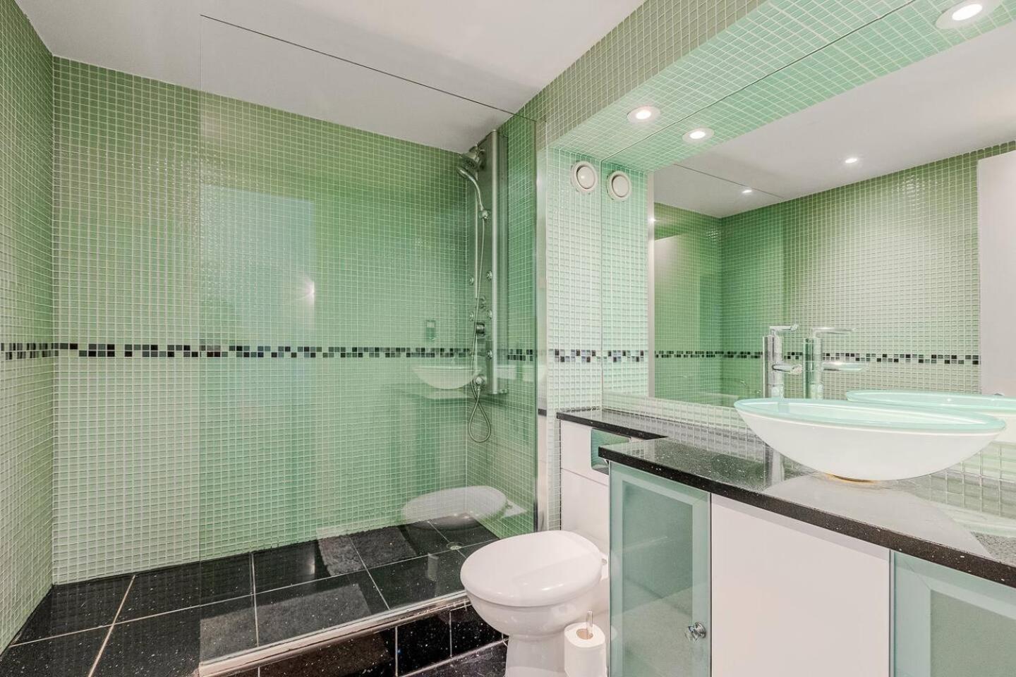 London Canary Wharf Riverside Penthouse Apartment Exterior photo