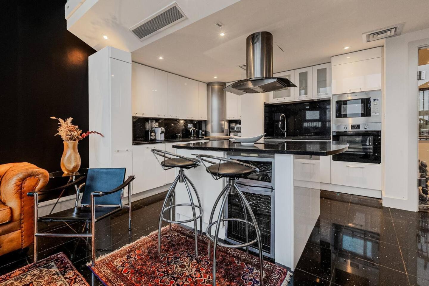 London Canary Wharf Riverside Penthouse Apartment Exterior photo